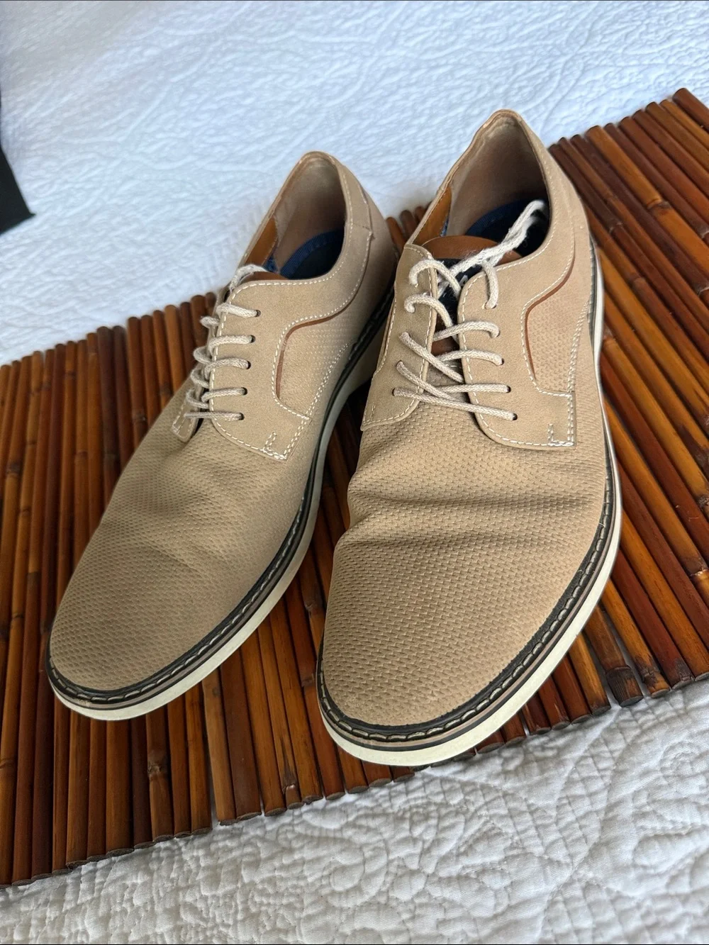 Steve Madden Men’s Beige Lace-Up Derby Shoes